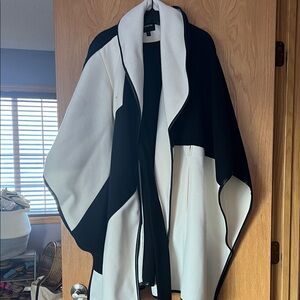 Express women’s cape